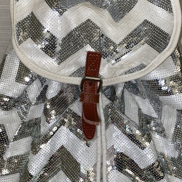 Victoria’s Secret PINK Silver and White Chevron Sequin Backpack - Picture 3 of 9